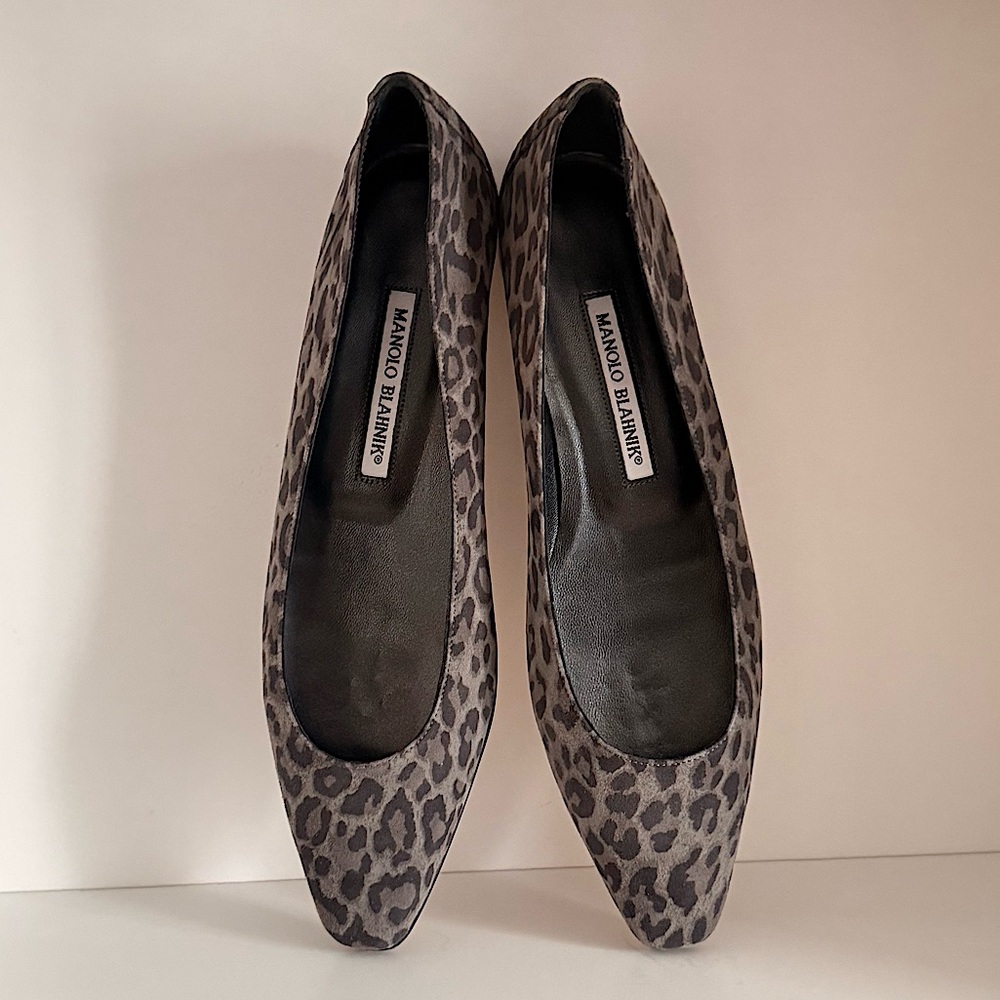MANOLO BLAHNIK ‘Leo’ Suede Flats – Grey Leopard | EU 39.5 / US 9